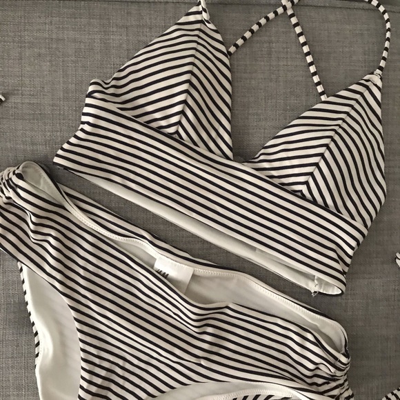 H&M Striped Swimsuit - Picture 1 of 4
